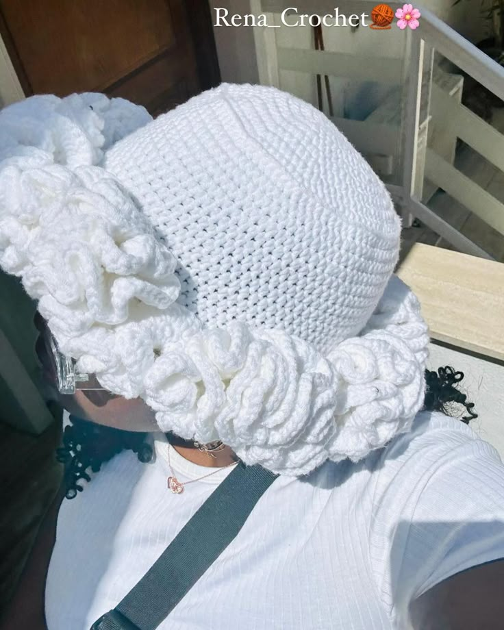 Chapeau au crochet noir et blanc – Un accessoire élégant et confortable